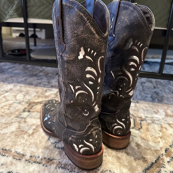 Women’s Roper Boots - Picture 3 of 3